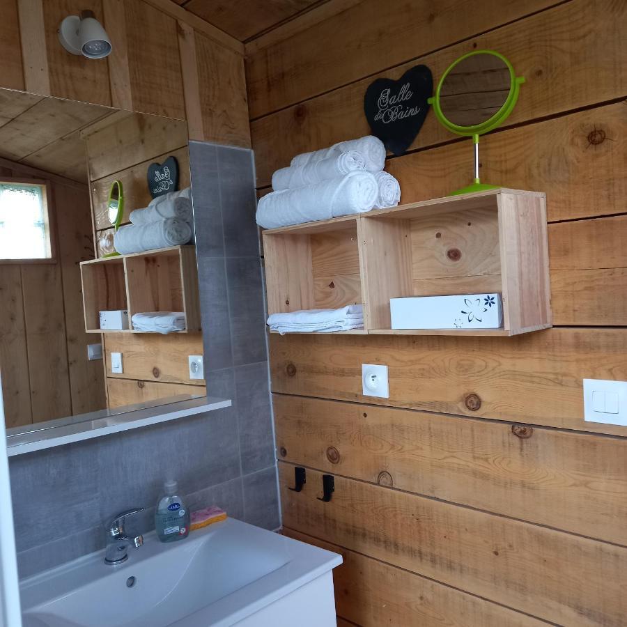 Camping Car Vintage Saint-Barthelemy-le-Plain Экстерьер фото